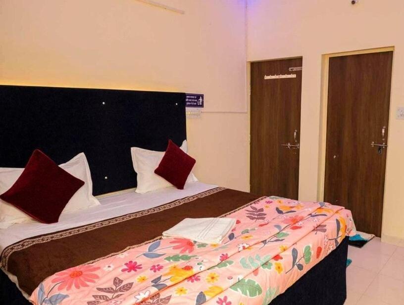 Hotel O Pop Hotel Blue Star Bhilai ภายนอก รูปภาพ
